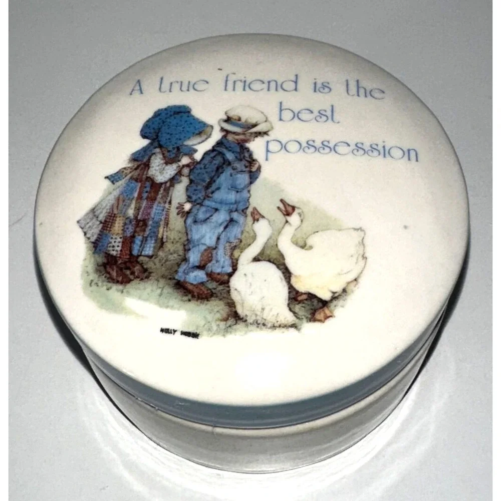 Vintage 1978 Holly Hobbie Trinket Box 'A True Friend Is The Best Possession' 3